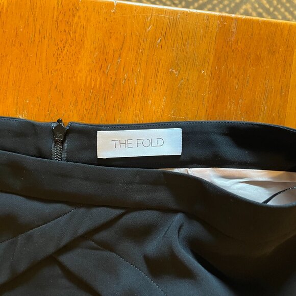The Fold's Pleated Pencil Skirt in Black Size US 8 - UK 12 - Picture 14 of 16